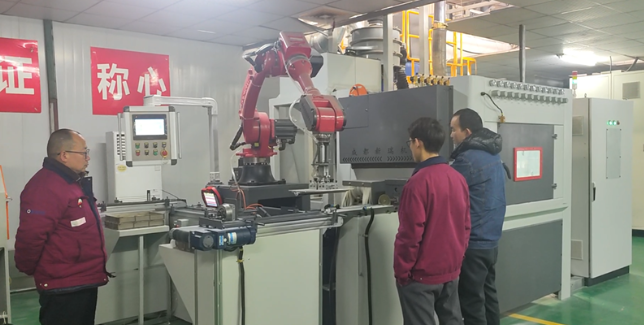 东莞自动喷砂机选型要点,看完少走弯路。